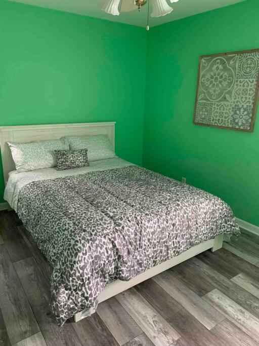 Remodeled House Minutes To Falls Attractions Villa ไนแอการาฟอลส์ ภายนอก รูปภาพ